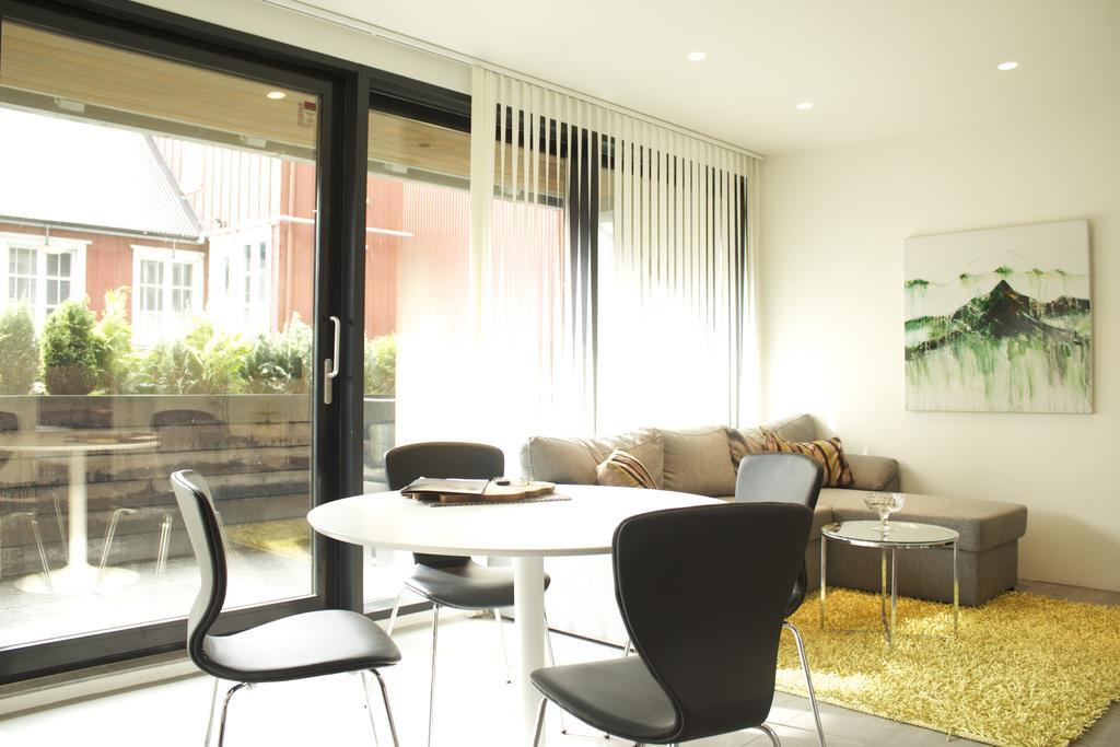 Harbour Apartment *